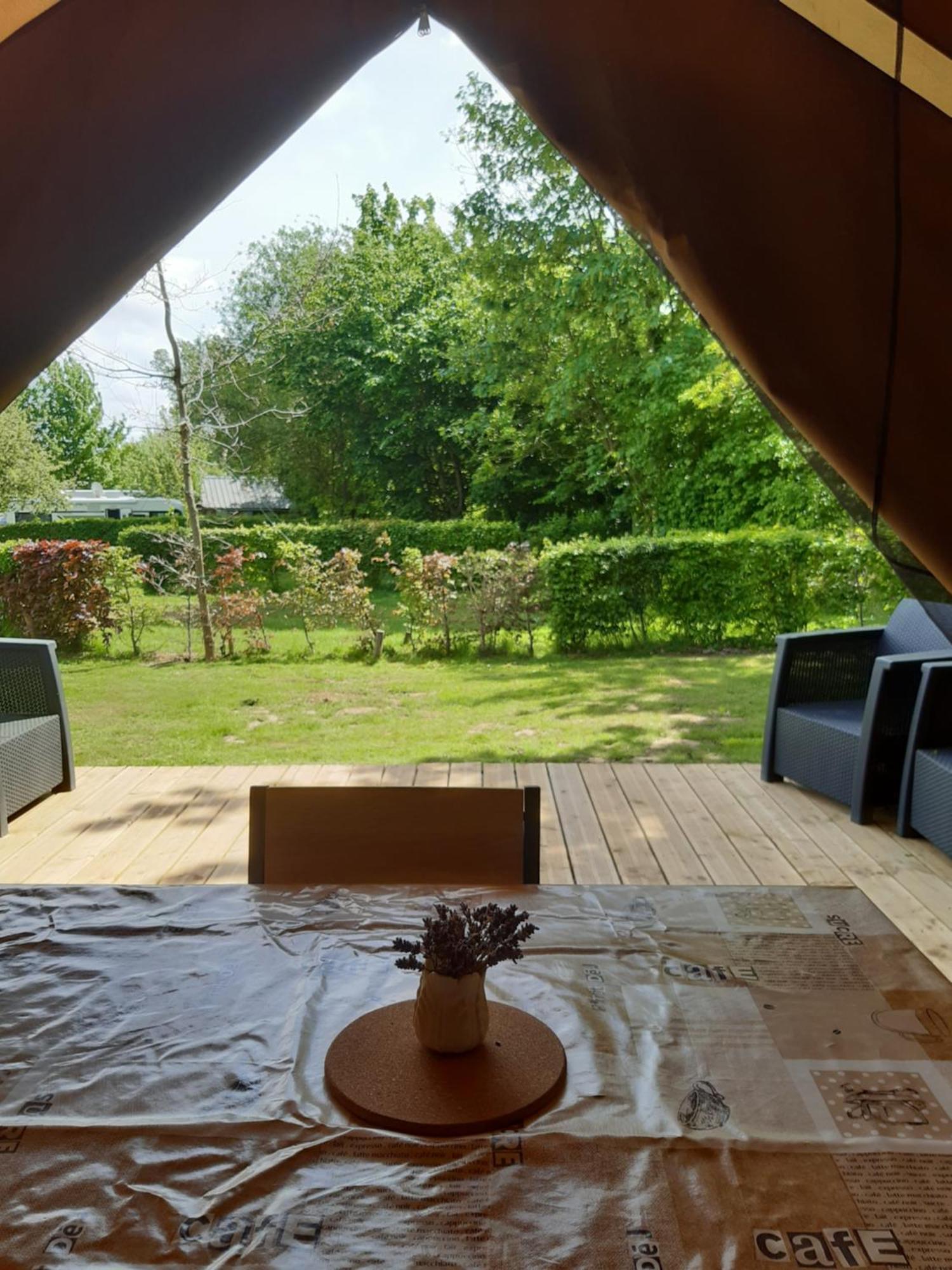 Camping Pommiers Des Trois Pays Licques Eksteriør billede