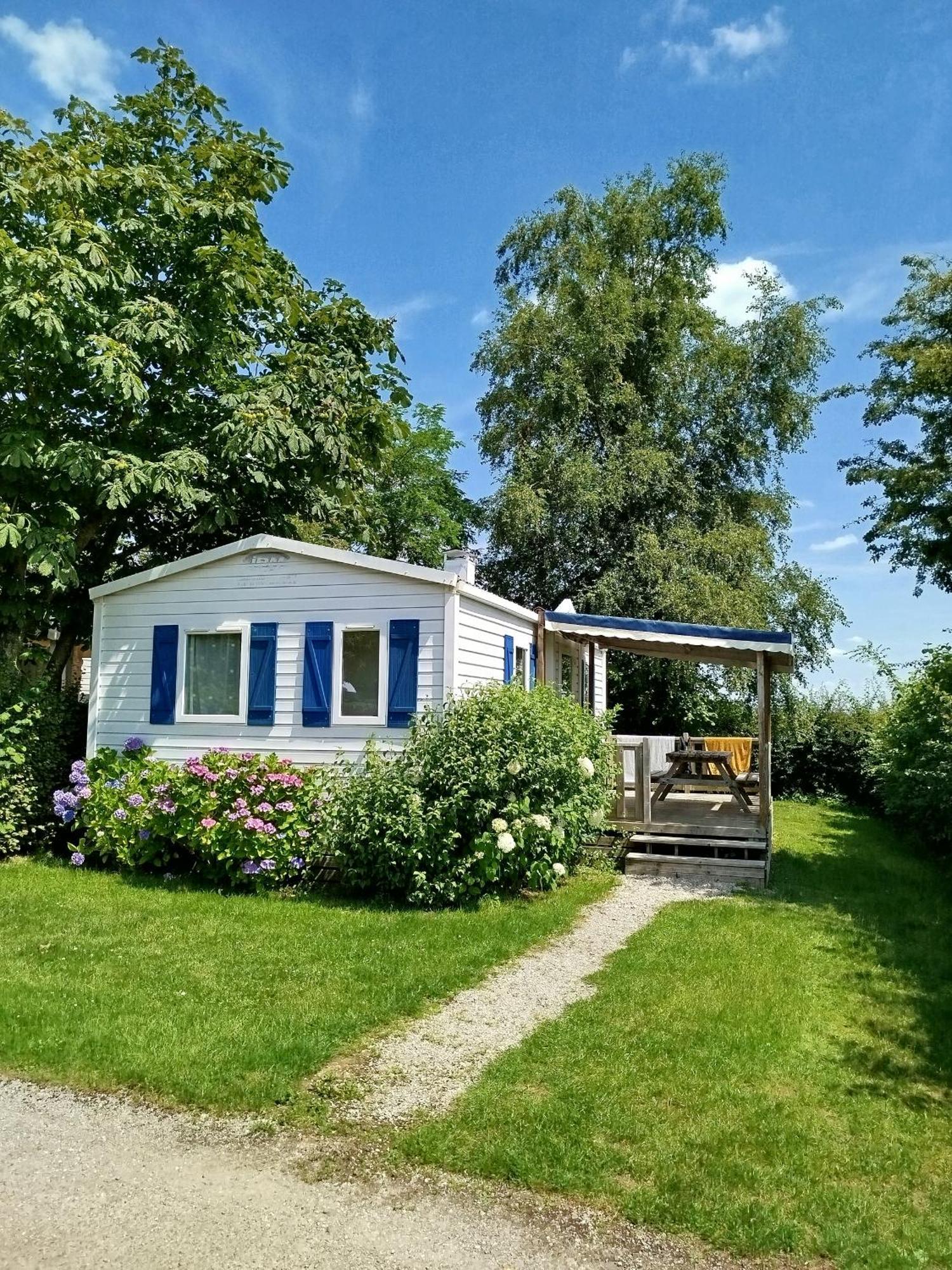 Camping Pommiers Des Trois Pays Licques Eksteriør billede